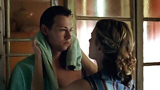 Veliko rit žensko zajebe na postelji