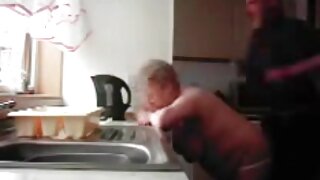 Babe sesa moj tič s čepom v rit